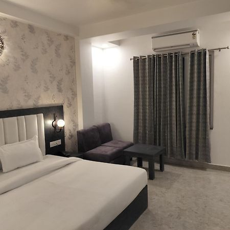 Hotel Varanasi Inn Zewnętrze zdjęcie