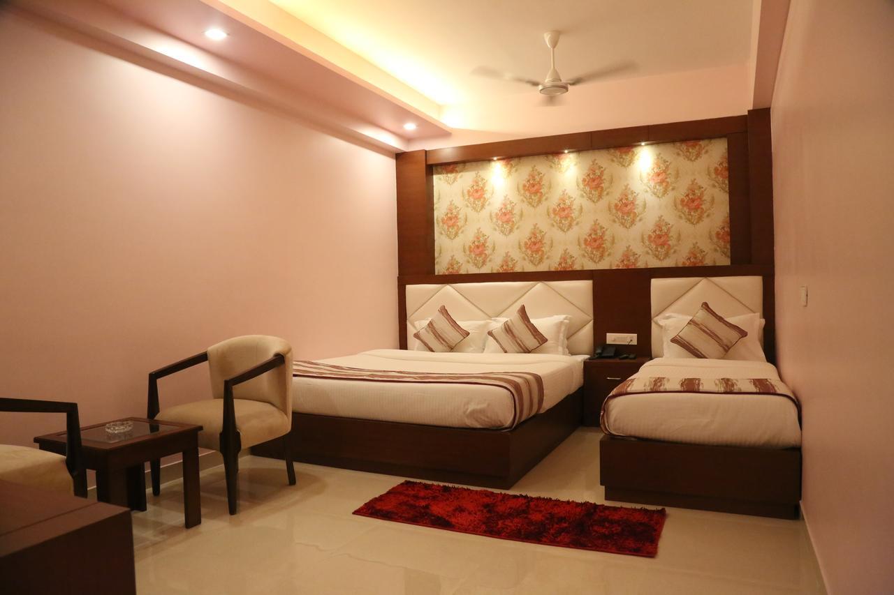 Hotel Varanasi Inn Zewnętrze zdjęcie