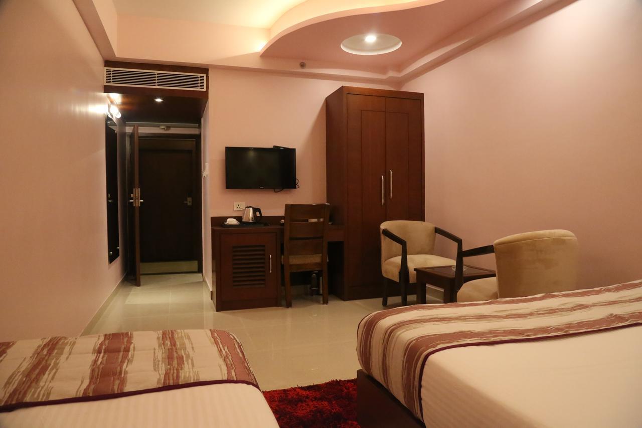 Hotel Varanasi Inn Zewnętrze zdjęcie