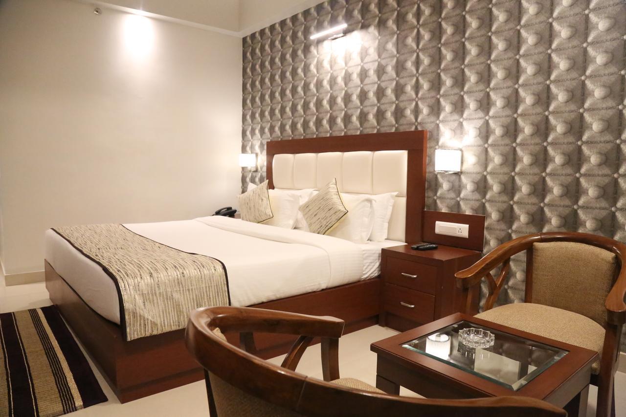 Hotel Varanasi Inn Zewnętrze zdjęcie